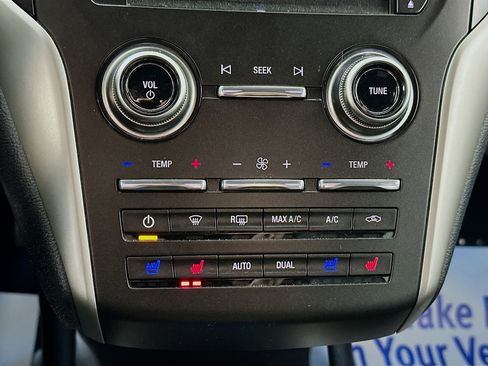 Used 2019 Lincoln MKC Reserve w/ MKC Climate Package image 16