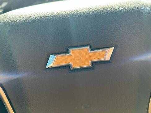 Used 2015 Chevrolet Suburban LT image 23