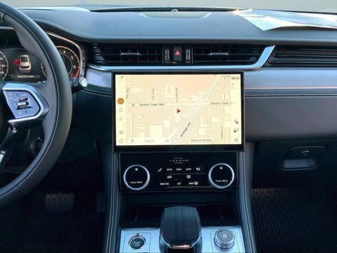 New 2025 Jaguar F-PACE R-Dynamic S AWD/4WD image 10