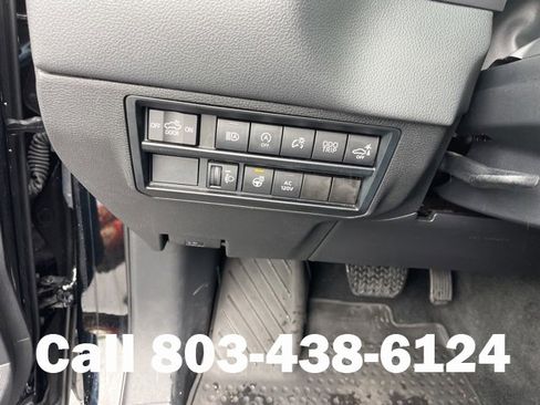 Used 2023 Toyota Tundra Limited image 33