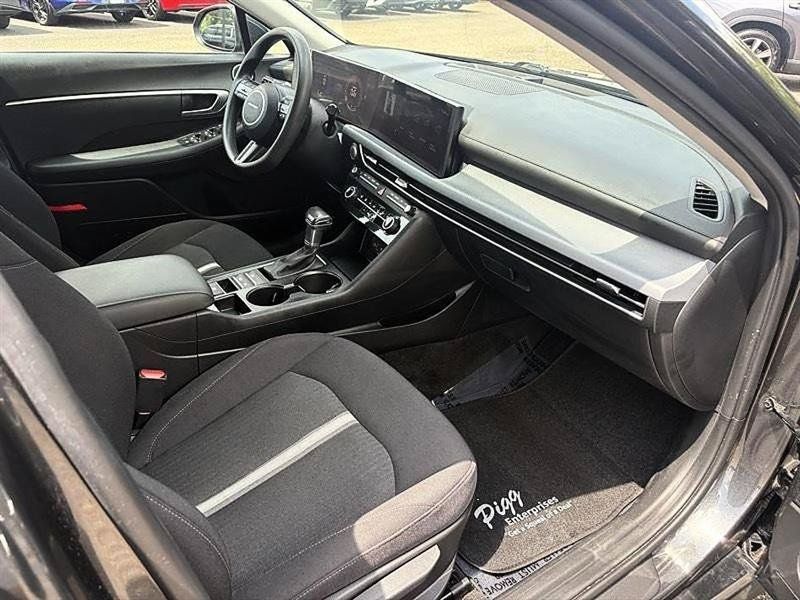 Used 2025 Hyundai Sonata SE FWD image 31