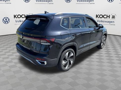 Used 2025 Volkswagen Taos SE AWD/4WD image 8
