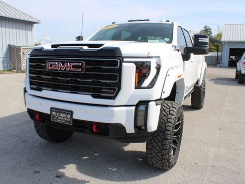 Used 2024 GMC Sierra 2500 AT4 w/ AT4 Premium Plus Package image 3