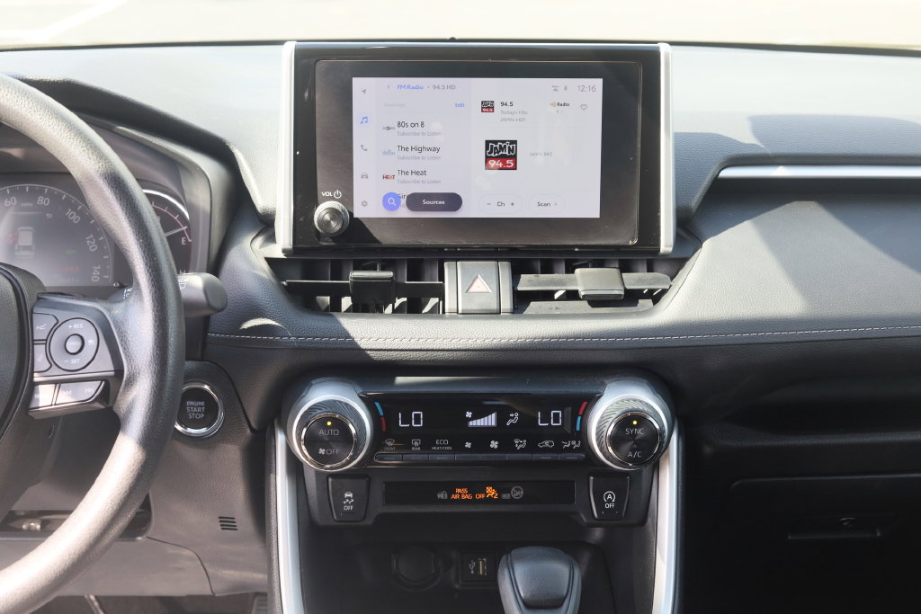 Used 2023 Toyota RAV4 XLE AWD/4WD image 11