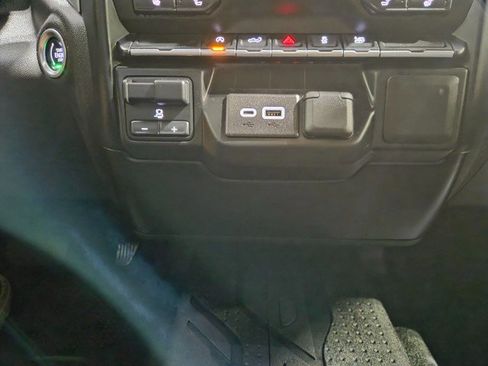 Used 2019 Chevrolet Silverado 1500 LT w/ Texas Edition image 52