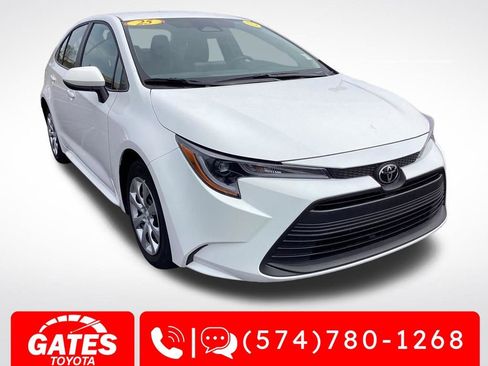Used 2025 Toyota Corolla LE image 1