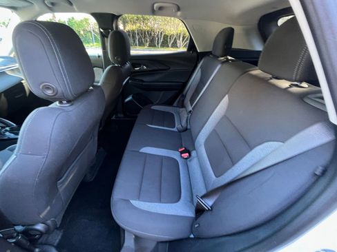 Used 2025 Chevrolet TrailBlazer LT image 23