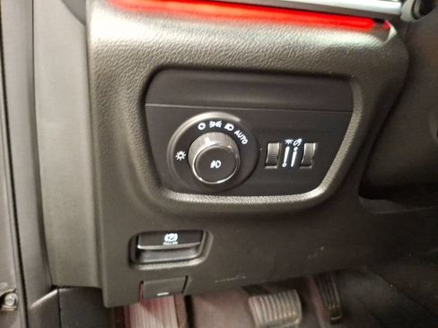 Used 2021 Jeep Grand Cherokee L Overland w/ Luxury Tech Group IV AWD/4WD image 22