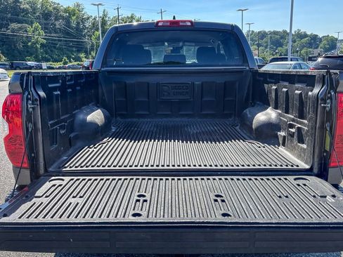 Used 2020 Toyota Tundra SR5 w/ SR5 Convenience Package AWD/4WD image 8