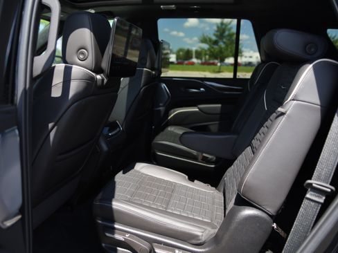 Used 2024 Cadillac Escalade Sport Platinum w/ LPO, ONYX Package AWD/4WD image 39
