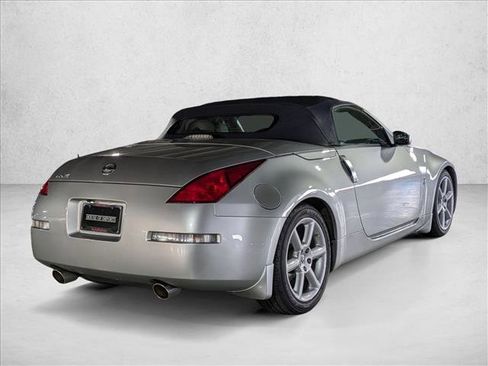 Used 2005 Nissan 350Z Touring image 5