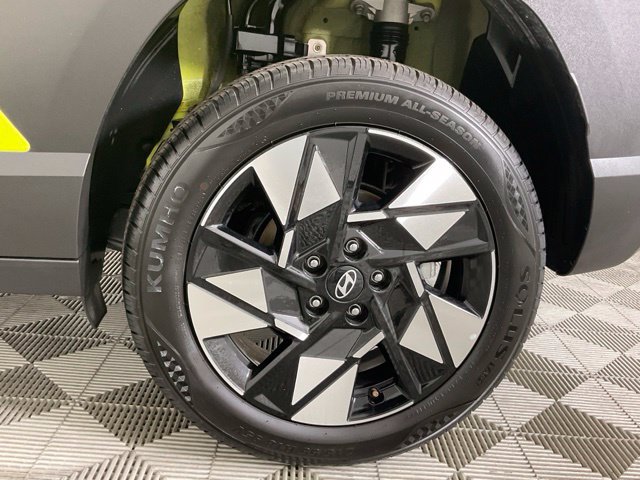 Used 2025 Hyundai Kona SEL AWD/4WD image 9