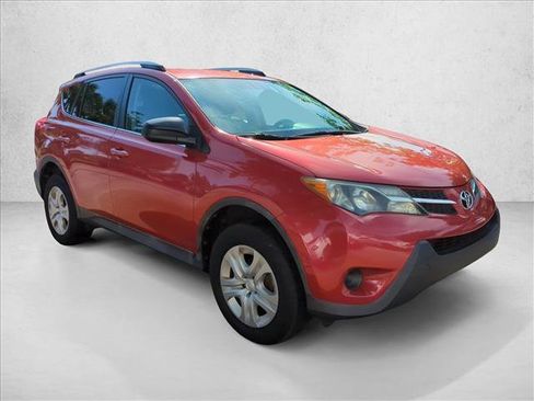 Used 2014 Toyota RAV4 LE FWD image 3