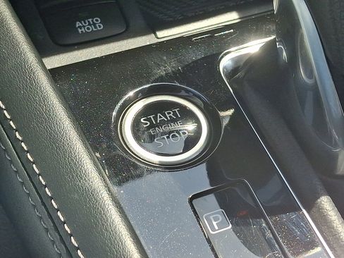 Used 2023 Nissan Kicks SR w/ SR Premium Package FWD image 23