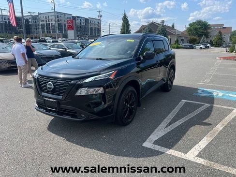 Used 2023 Nissan Rogue SV w/ SV Premium B Package AWD/4WD image 3