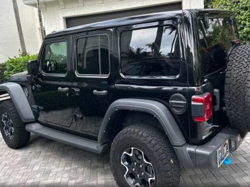 Used 2022 Jeep Wrangler Unlimited Rubicon 4xe w/ Cold Weather Group AWD/4WD image 4
