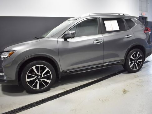 Used 2020 Nissan Rogue SL w/ Premium Package image 2