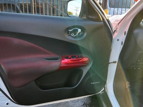 Used 2015 Nissan Juke SL image 29