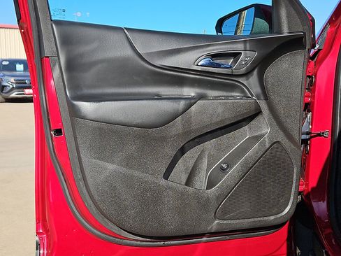 Used 2018 Chevrolet Equinox LT image 13