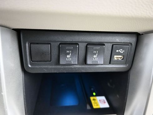 Used 2022 Toyota Corolla Cross XLE w/ Convenience Package image 32