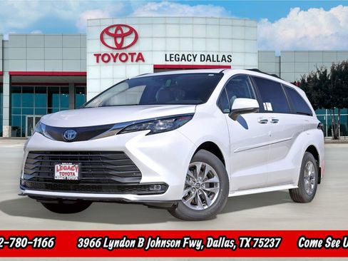 New 2026 Toyota Sienna XLE image 1