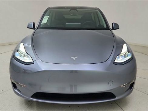 Used 2025 Tesla Model Y Performance image 13