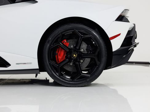 Used 2020 Lamborghini Huracan EVO AWD/4WD image 11