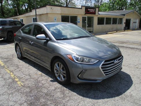 Used 2017 Hyundai Elantra Value Edition FWD image 4