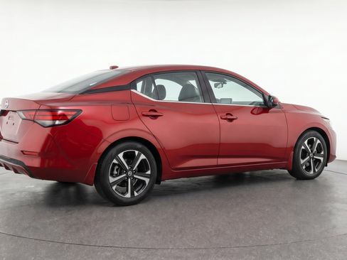 Used 2025 Nissan Sentra SV FWD image 9
