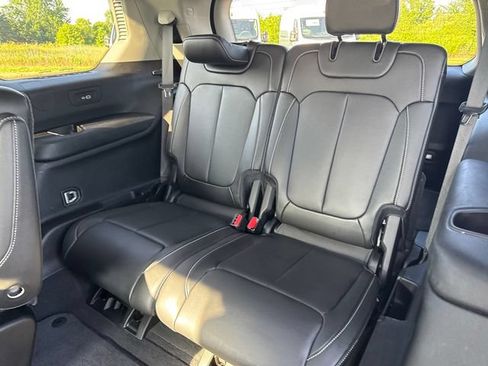 Certified 2022 Jeep Grand Cherokee L Limited AWD/4WD image 22
