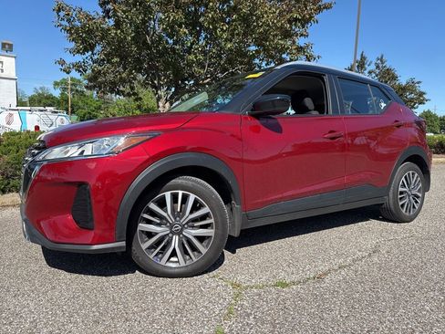 Used 2024 Nissan Kicks SV FWD image 5