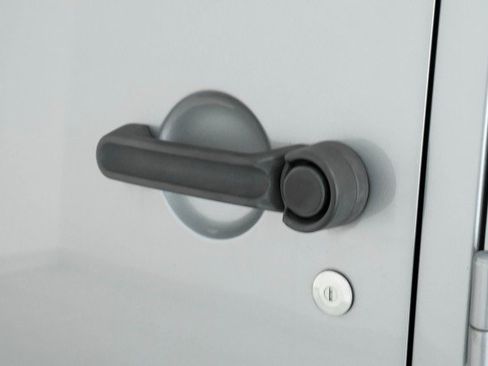 Used 2013 Jeep Wrangler Unlimited Rubicon image 37