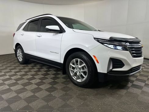Used 2022 Chevrolet Equinox LT image 2