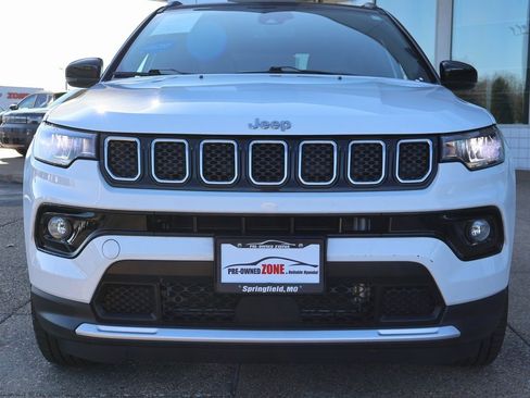 Used 2023 Jeep Compass Limited image 8