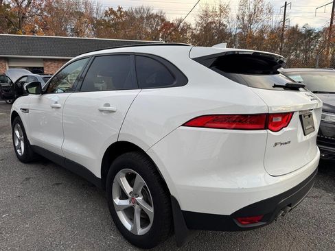 Used 2018 Jaguar F-PACE Premium image 12