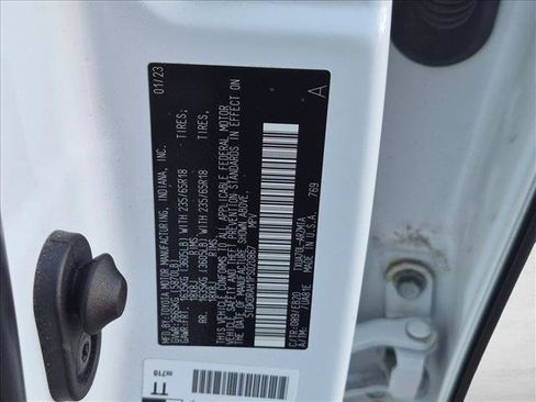 Used 2023 Toyota Highlander XLE FWD image 25