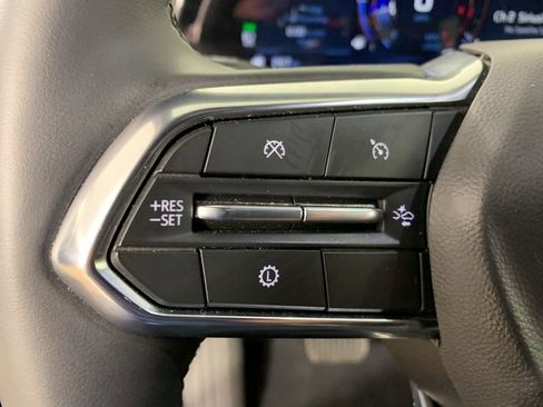 Used 2025 Chevrolet Equinox LT image 19