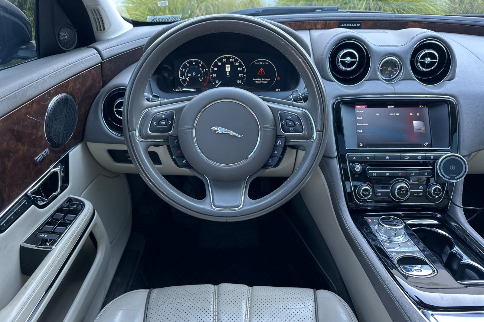Used 2016 Jaguar XJ R-Sport RWD image 16