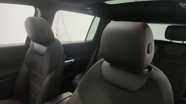 Used 2023 Mercedes-Benz GLB 250 w/ AMG Line image 50