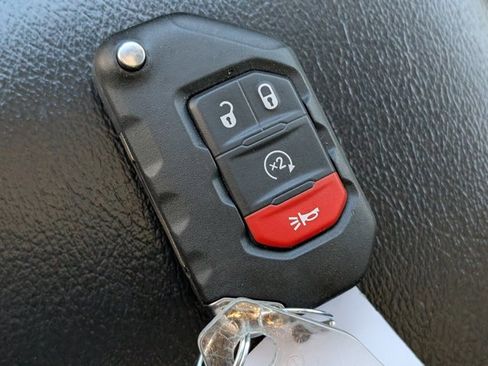 Used 2019 Jeep Wrangler Unlimited Rubicon w/ Steel Bumper Group AWD/4WD image 30