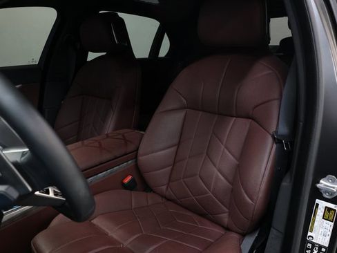 Used 2025 BMW 760i xDrive w/ Executive Package image 80