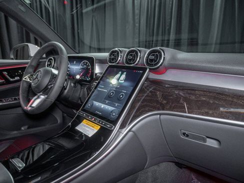 Certified 2025 Mercedes-Benz GLC 300 image 15