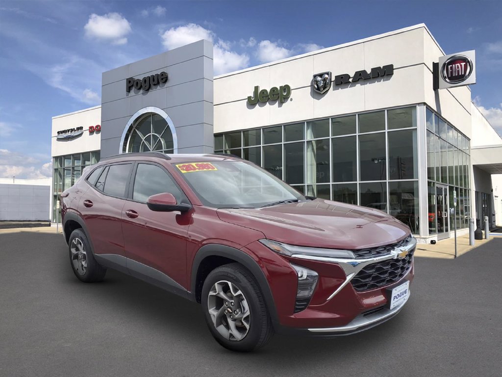 Used 2025 Chevrolet Trax LT w/ LT Convenience Package FWD image 1