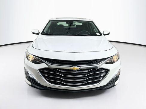 Used 2024 Chevrolet Malibu LT FWD image 2