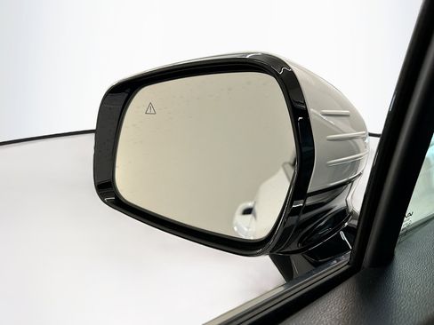Used 2024 Kia Sorento S AWD/4WD image 16