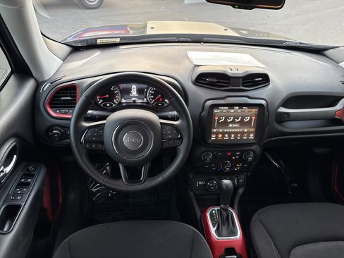 Used 2022 Jeep Renegade Trailhawk image 19