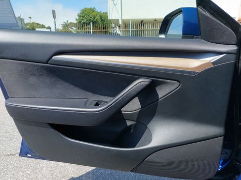 Used 2023 Tesla Model 3 Standard Range RWD image 26