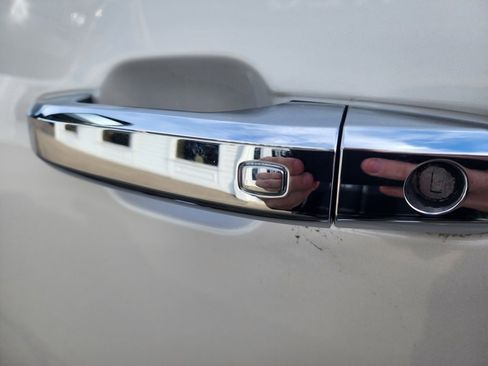 Used 2020 GMC Sierra 2500 Denali w/ Denali Ultimate Package image 22