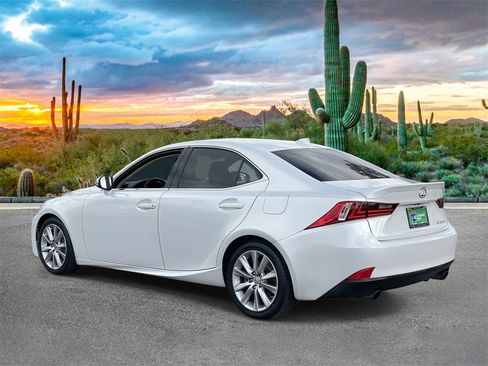 Used 2016 Lexus IS 200t image 5