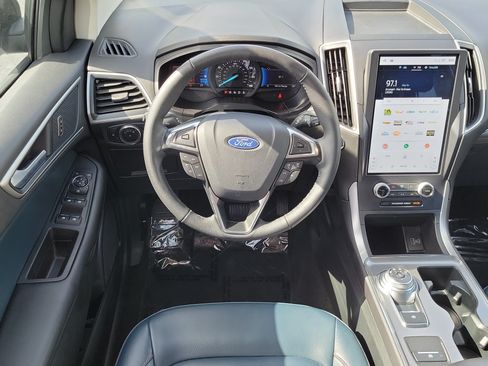 Certified 2024 Ford Edge SEL w/ Sport Appearance Package AWD/4WD image 18